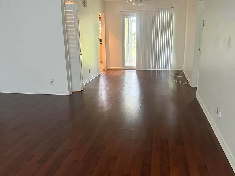 1151 NE 26th Ave — Photo 4