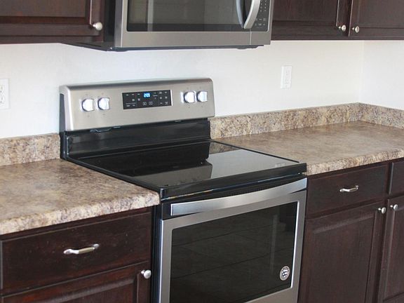 4th image of 7812 S 48th Ln