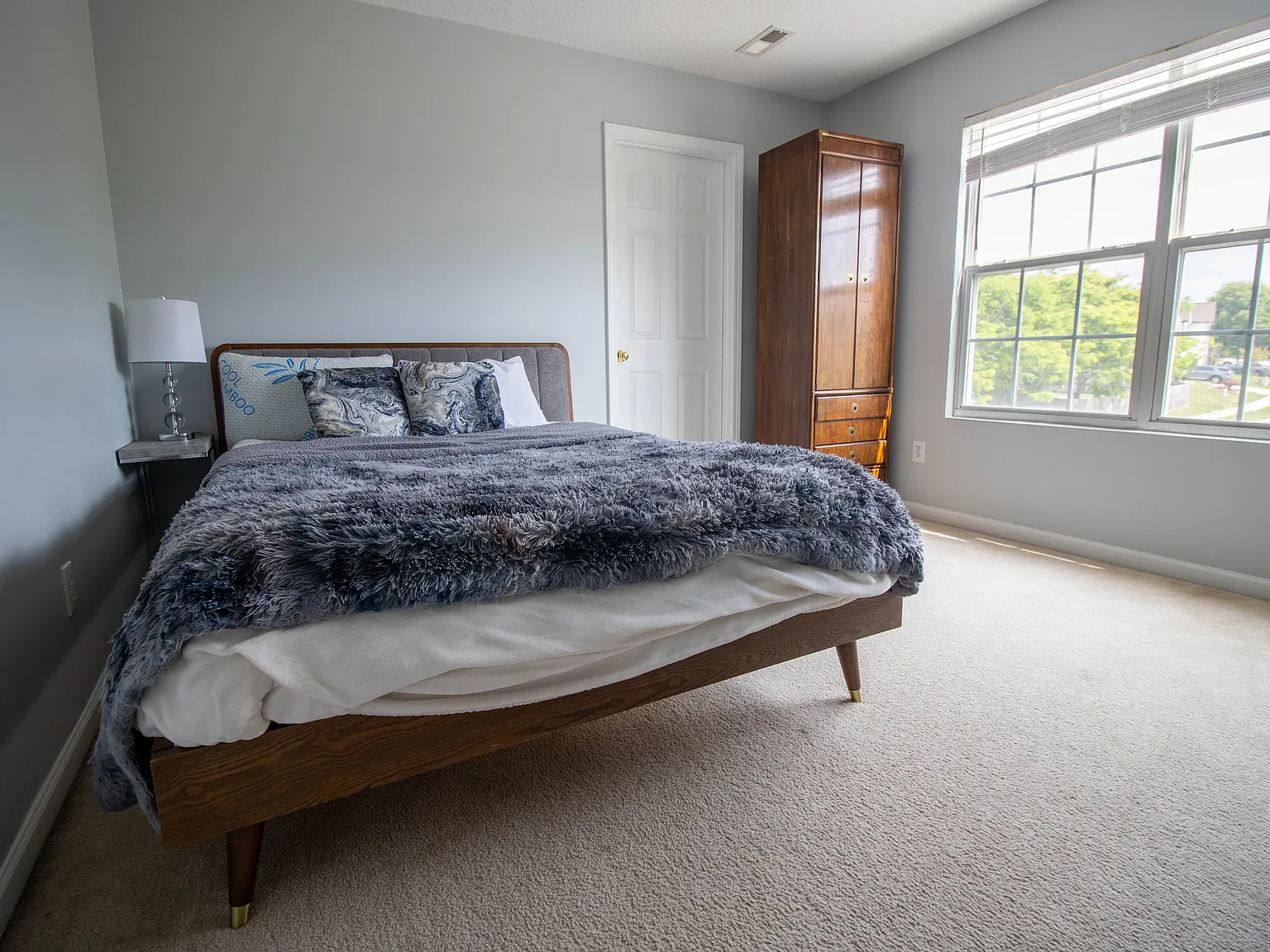 1 bed, 2800 sqft, $1,100 — Photo 2