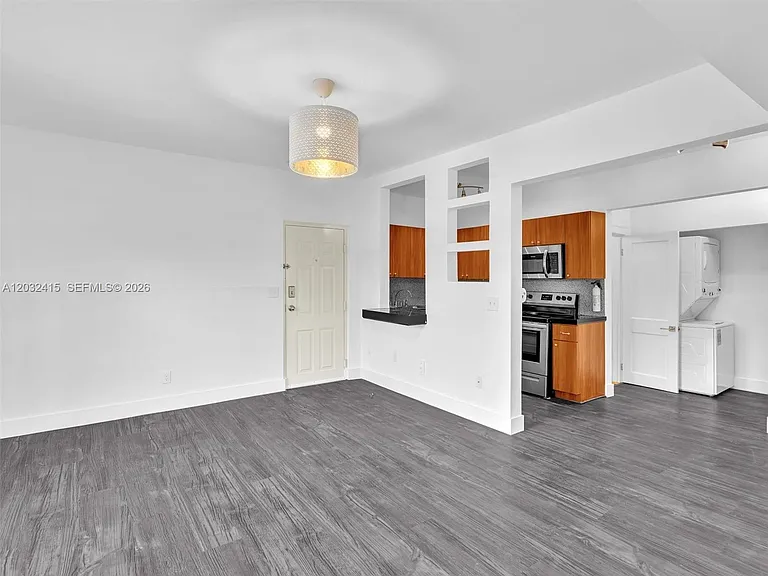 934 Michigan Ave #305 — Photo 6