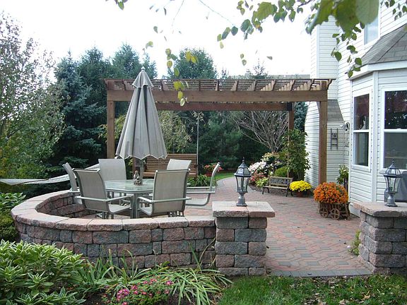 Custom EP Henry PAtio