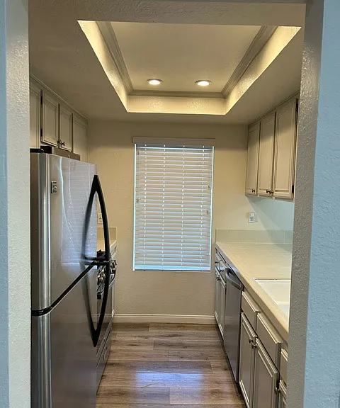 1070 Grape St — Photo 7