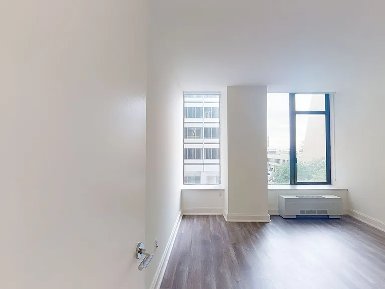 10 Hanover Square — Photo 134