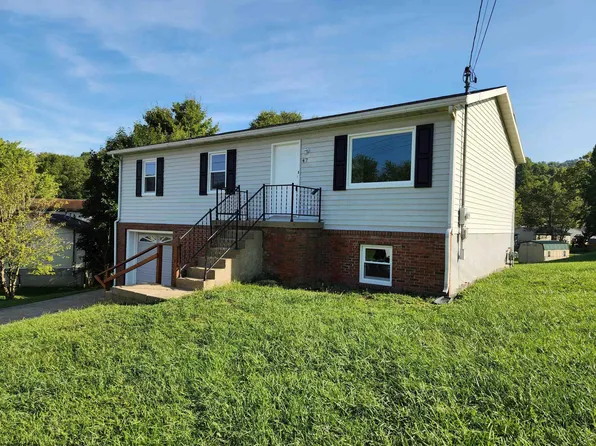 47 Brookside Dr, Lost Creek, WV 26385