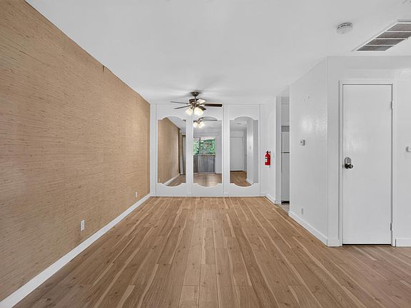 5th image of 420 N Villa Ct Unit 208