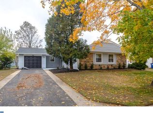 15 Trescott Ln, Willingboro, NJ 08046