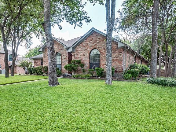 2nd image of 3708 Dahlia Dr