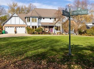 1040 NE Moss Point Rd, Lees Summit, MO 64064