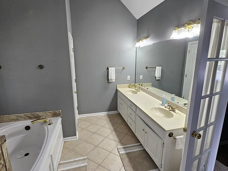 1381 Providence Dr — Photo 27
