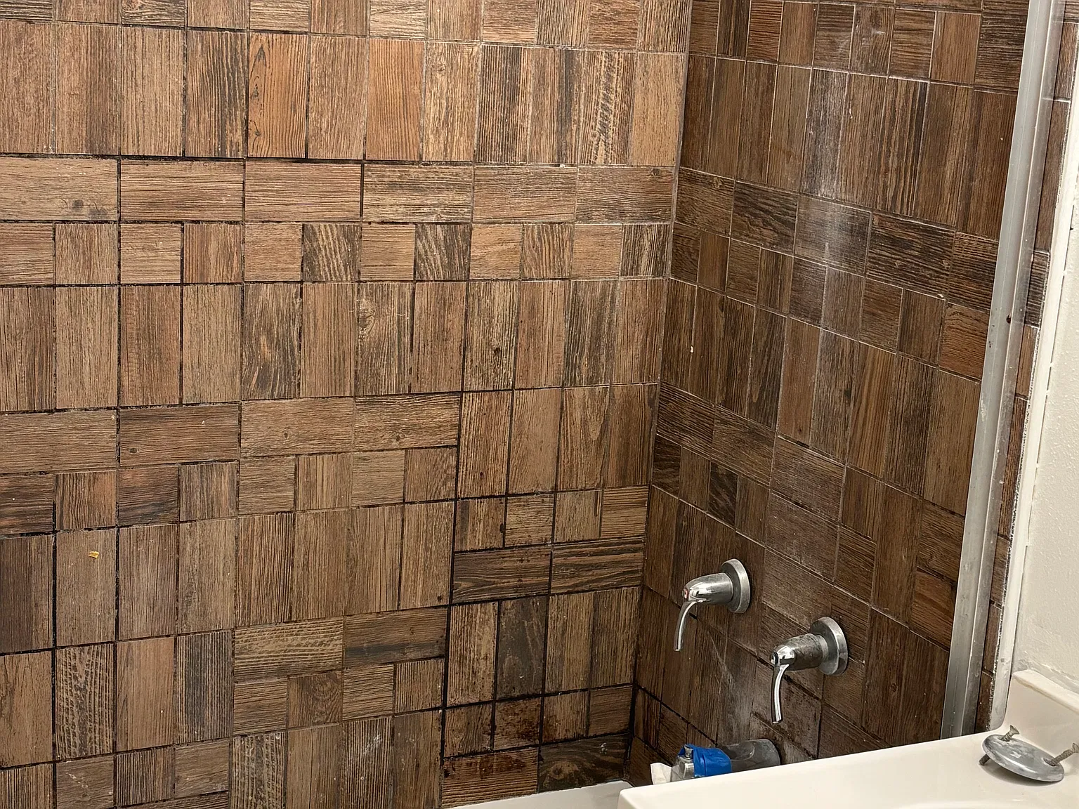 5 bed, 2200 sqft, $4,300 — Photo 3