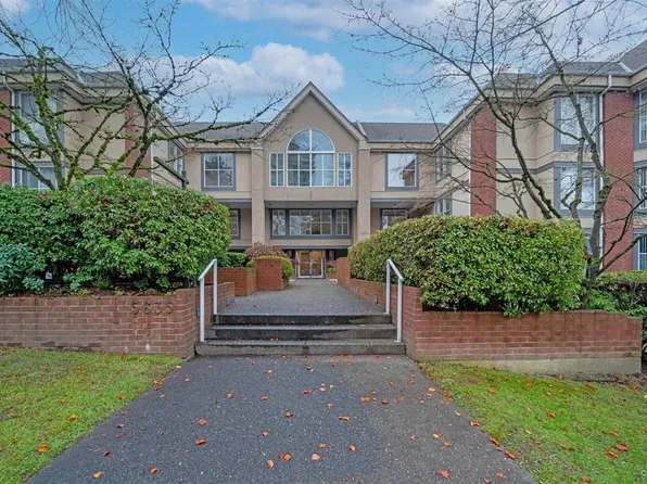 5635 Patterson Ave #2, Burnaby, BC V5H 2M6