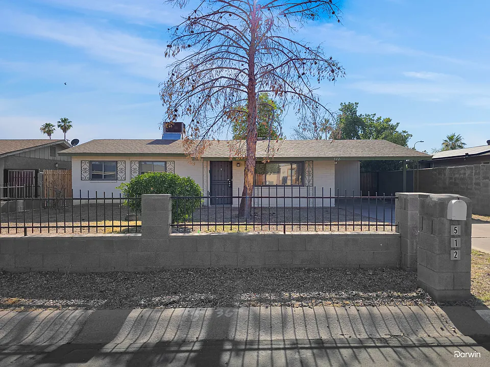 512 S 75th Pl