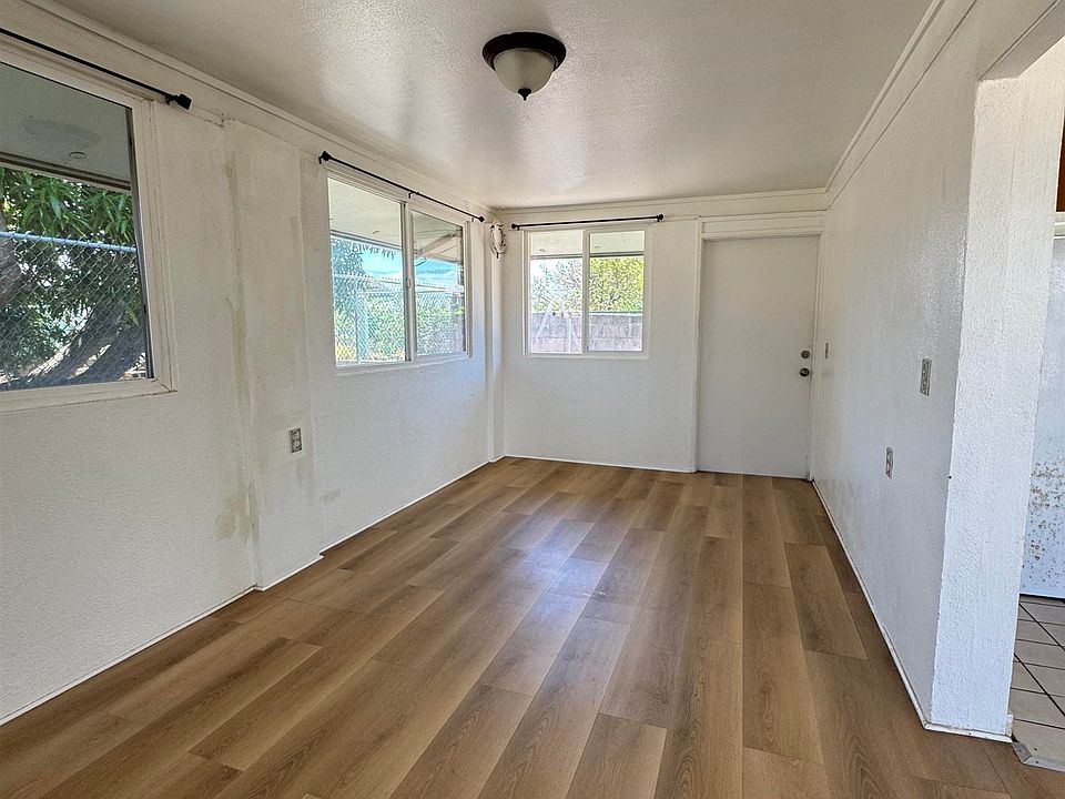 1st image of 137 W Kane St