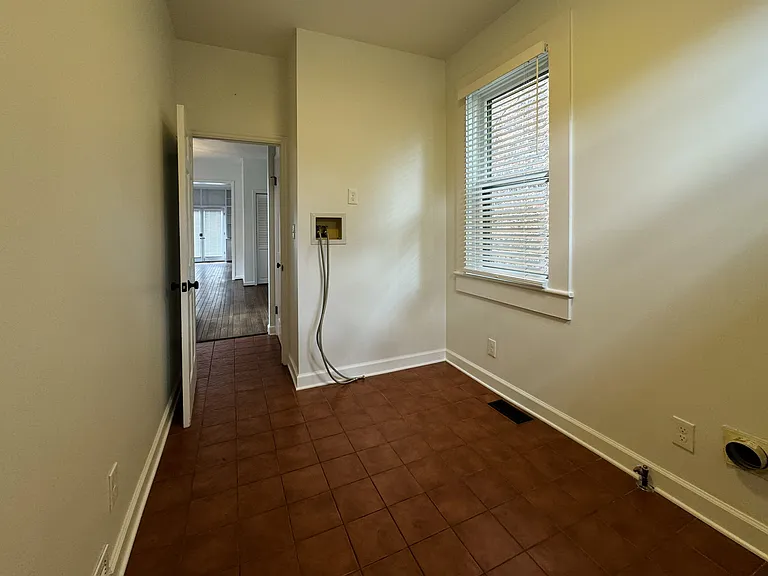 561 S 5th St — Photo 14