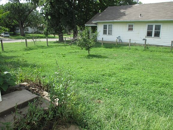 Fenced Backyard for pets