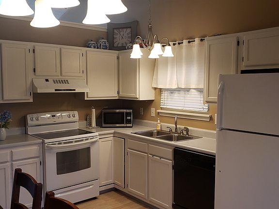 4th image of 4317 Hillside Dr
