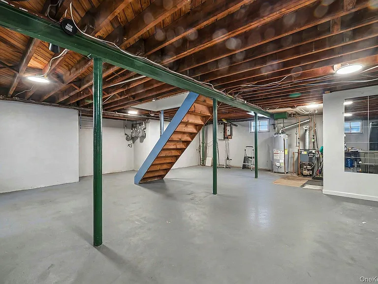 135 Woolsey Ave — Photo 18