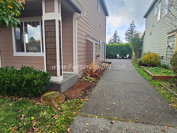 Long private driveway_11132025