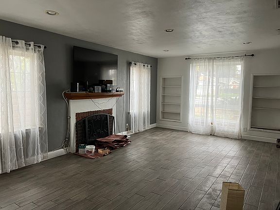3rd image of 1001 N Hamilton Blvd
