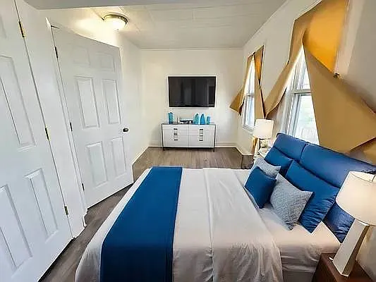 Rented by Voro Purple LLC | media 1