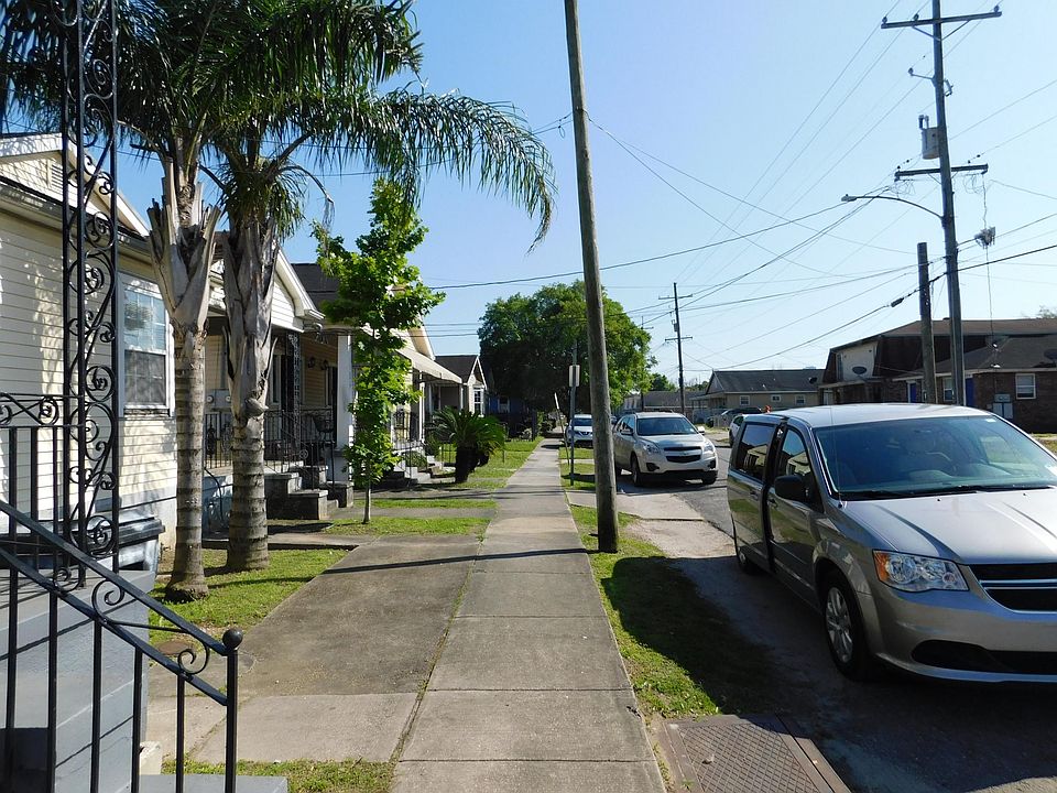 2nd image of 2941 Pauger St