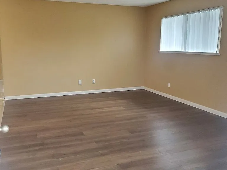 9504 Emerald Park Dr #4 — Photo 5