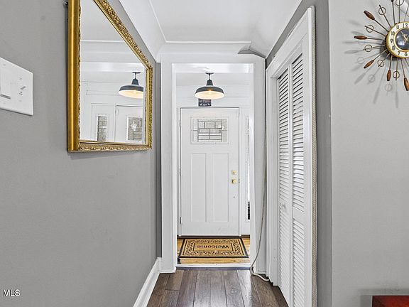 3rd image of 1371 Midline Road