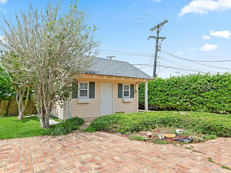 504 Alonda Dr — Photo 25