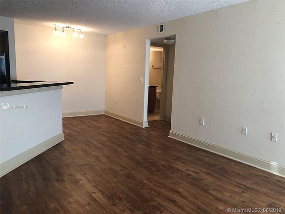 3rd image of 565 Vista Isles Dr APT 2016