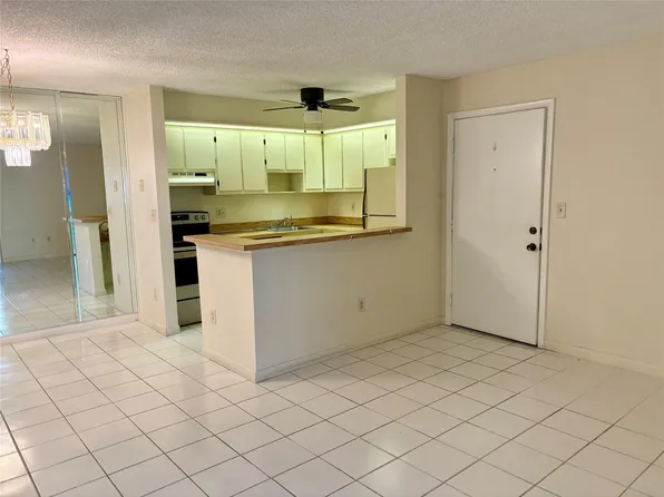 9384 S Belfort Circle #101, Tamarac, FL 33321