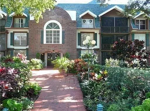 1 bed, 1.5 bath, 800 sqft, $1,600 — Photo 1