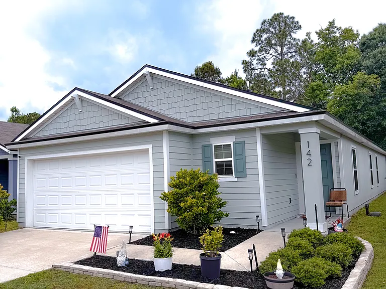 142 Ashwood Circle St — Photo 1