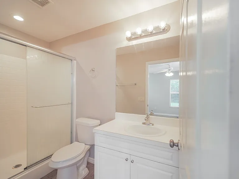 1413 SW 11th Pl — Photo 11