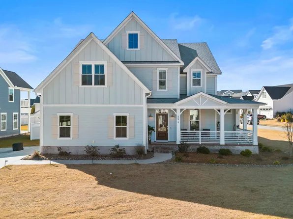 592 Moss Lake Lane, Holly Ridge, NC 28445