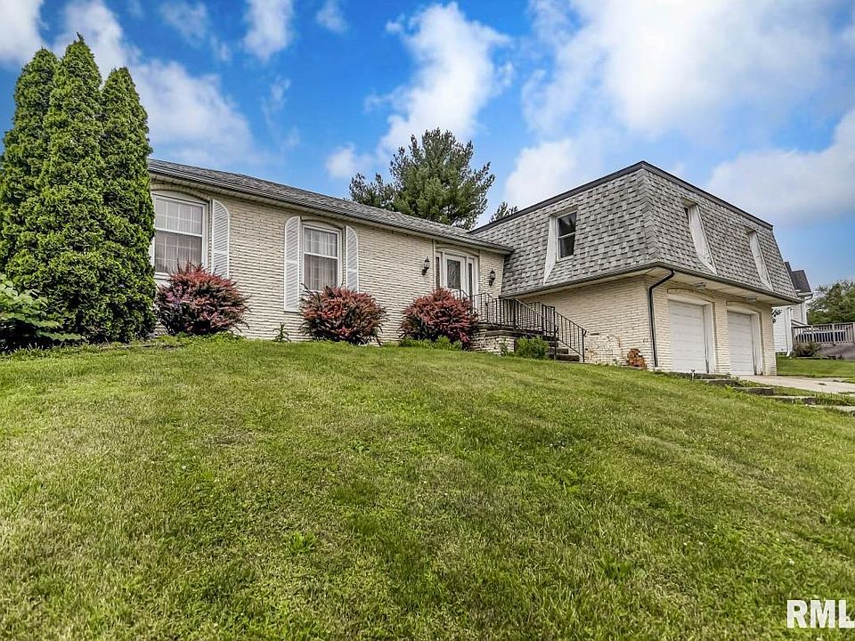 1st image of 71 Greentrail Dr