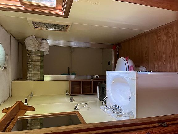 5th image of 11835 Davenport Ct NE #2