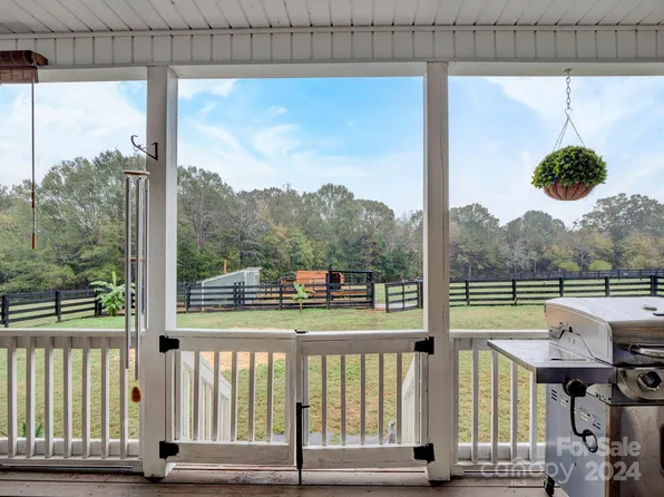 1854 Garvin Rd, York, SC 29745