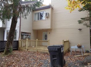 7 Lakeview Ct, Rock Hill, NY 12775