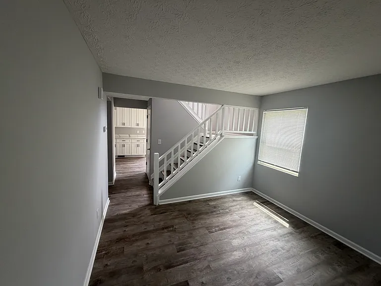 4816 Lady Jane Ave — Photo 2
