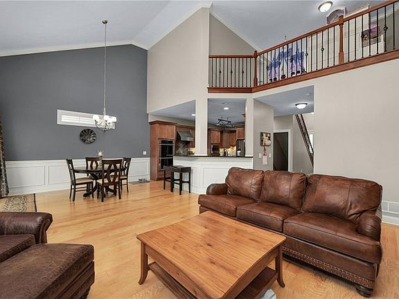 5th image of 690 Heron Bay
