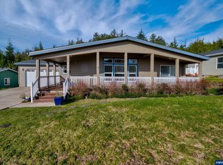 125 SE Whalesong Dr, Depoe Bay, OR