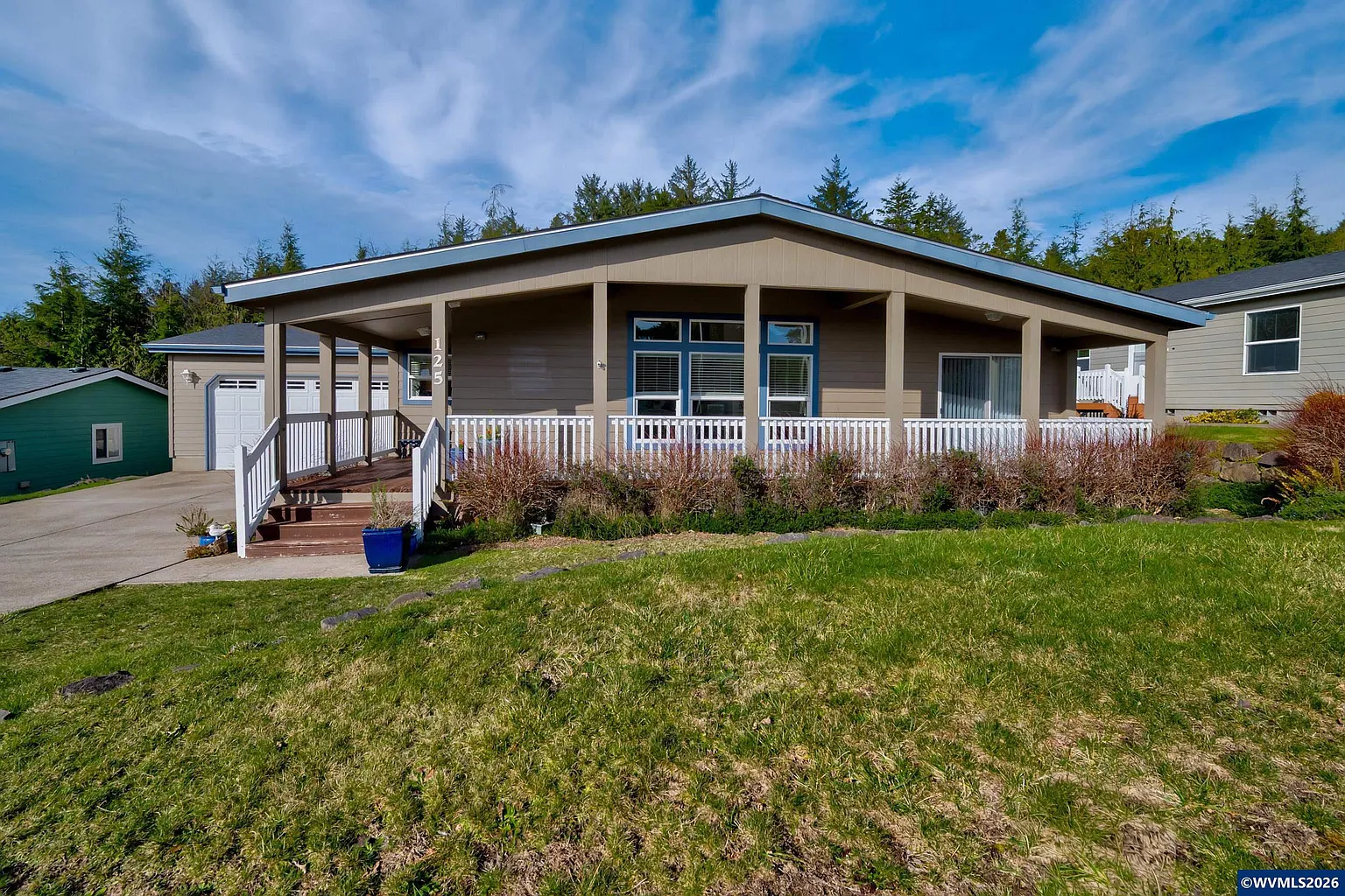 125 SE Whalesong Dr photo 1