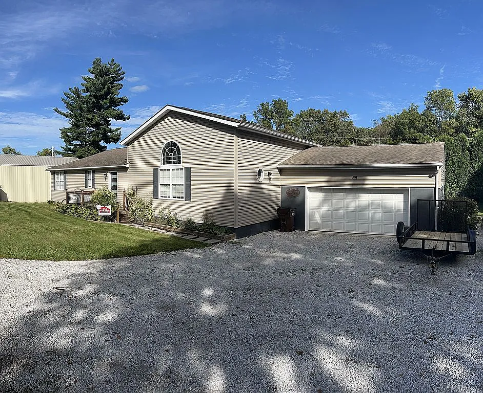 13330 Laurel Rd NE photo 1