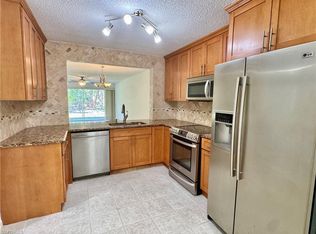 661 Squire Cir APT 101, Naples, FL 34104
