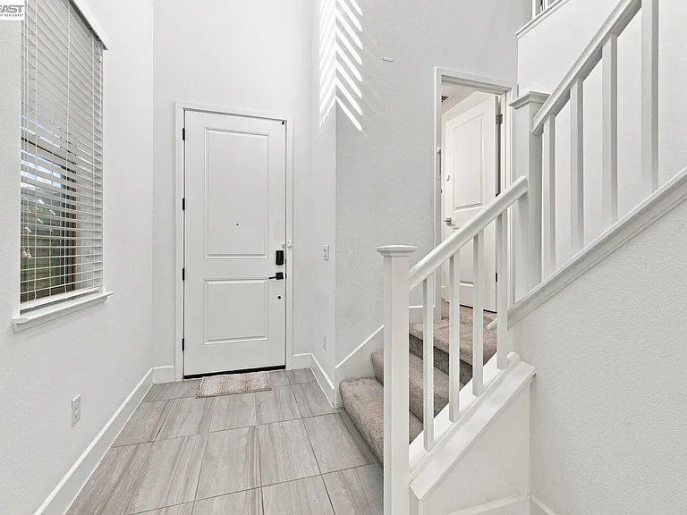 33 W Roccolino Ln — Photo 7