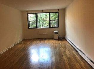 25-70 36th St #2R, Astoria, NY 11103