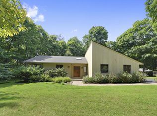 12 Wyeth Ct, Pleasantville, NY 10570