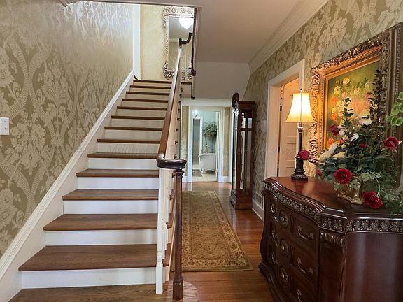 4th image of 1090 MILITARY St