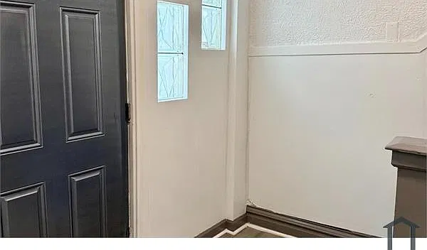 3 bed, 1200 sqft, $1,550 — Photo 2