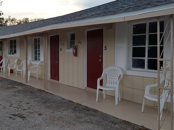 2nd image of 4711 Us Highway 41 N Unit 6